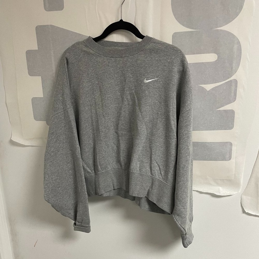 Nike Sweatshirt Pullover Size Medium